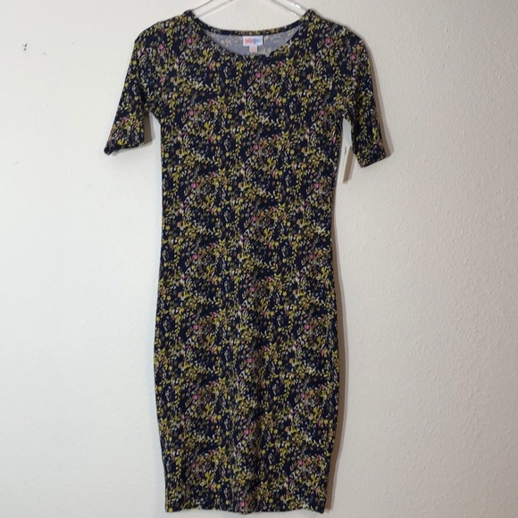 LuLaRoe Dresses & Skirts - NWT Lularoe Julia Floral Dress